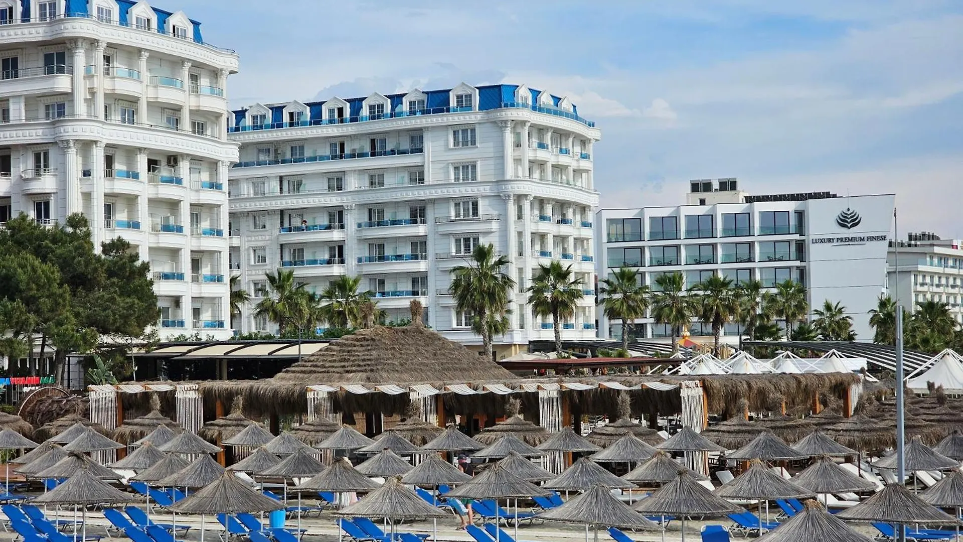 Bohemian Apt, Beachfront & Family Friendly - By Beta Premium Golem  Appartamento