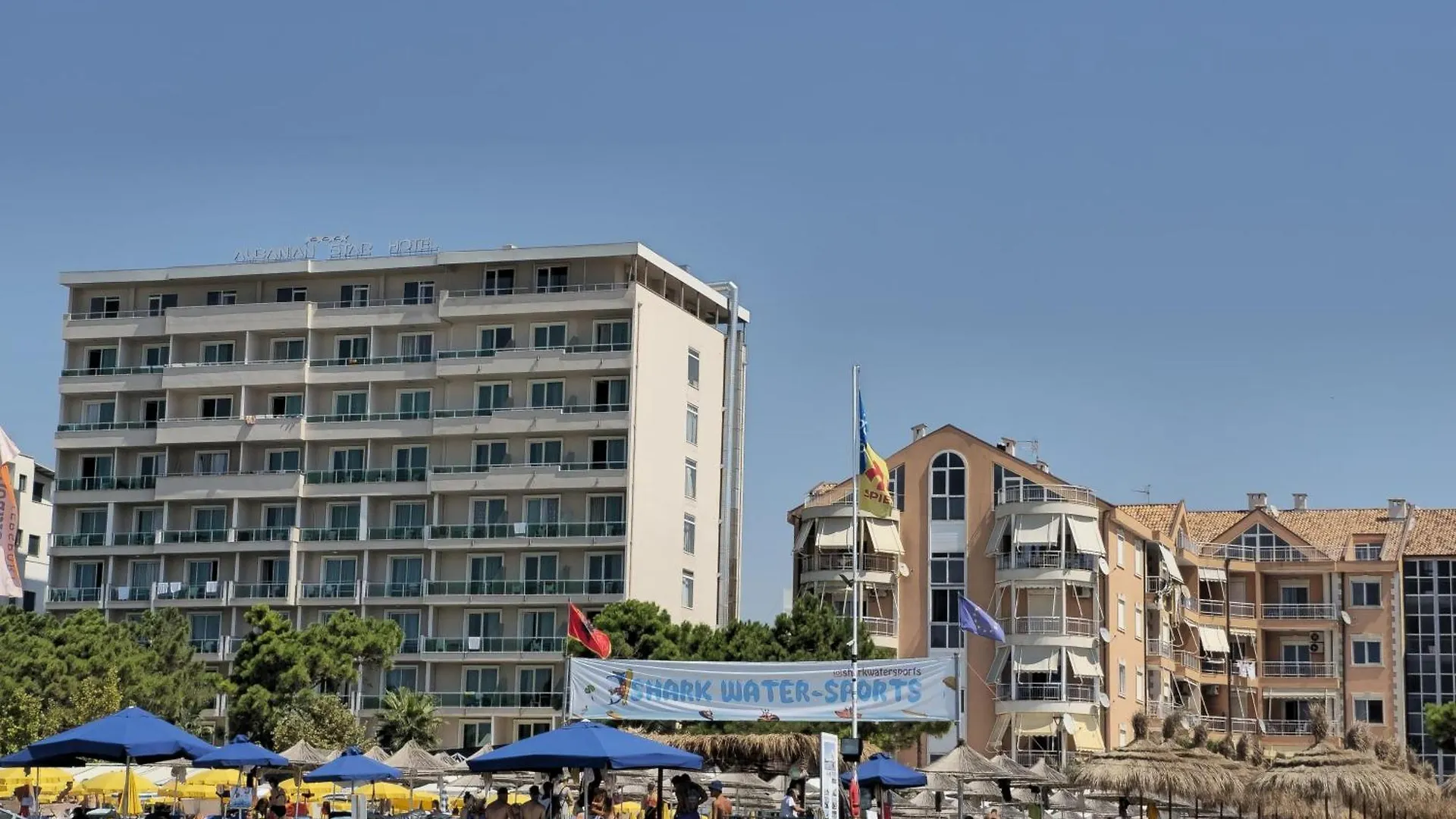 Bohemian Apt, Beachfront & Family Friendly - By Beta Premium Golem  Golem (Tirana)
