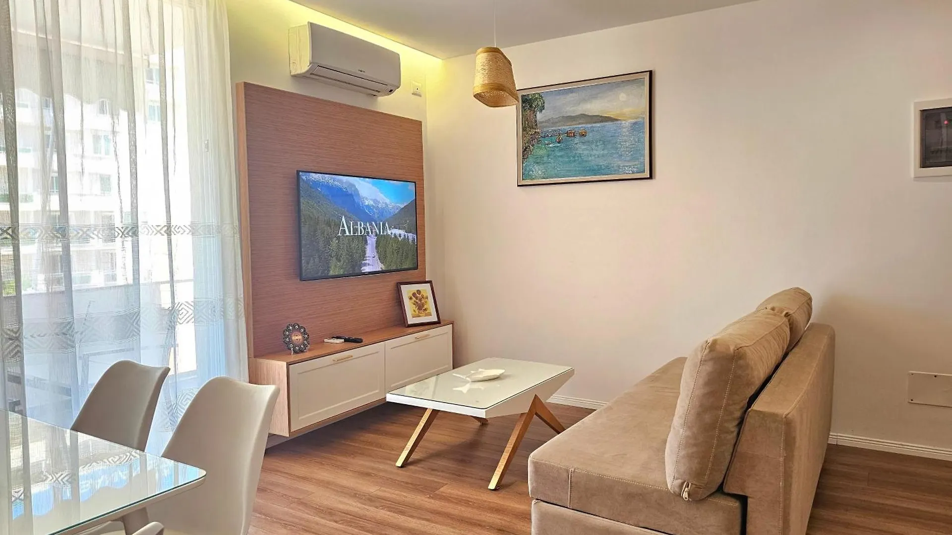 Bohemian Apt, Beachfront & Family Friendly - By Beta Premium Golem  Albania
