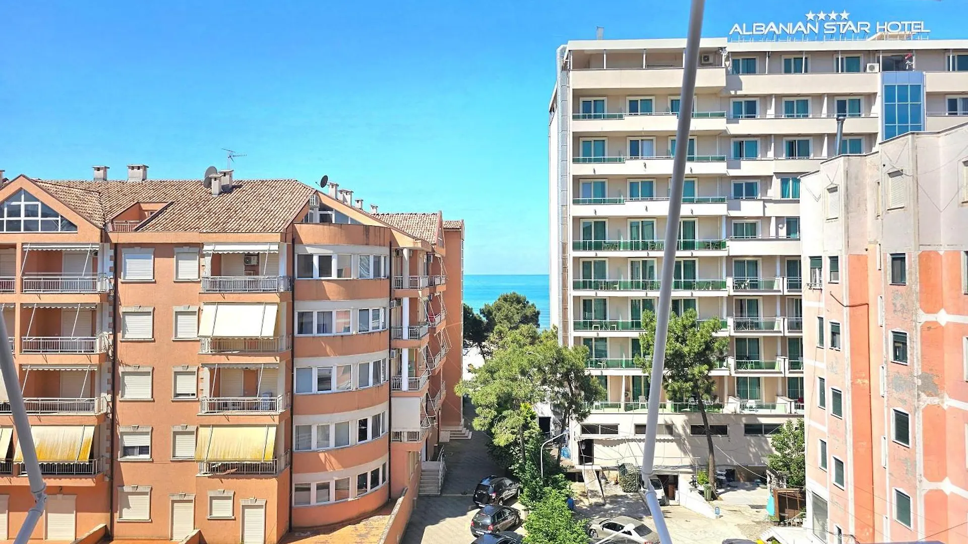 Bohemian Apt, Beachfront & Family Friendly - By Beta Premium Golem  0*, Golem (Tirana) Albania