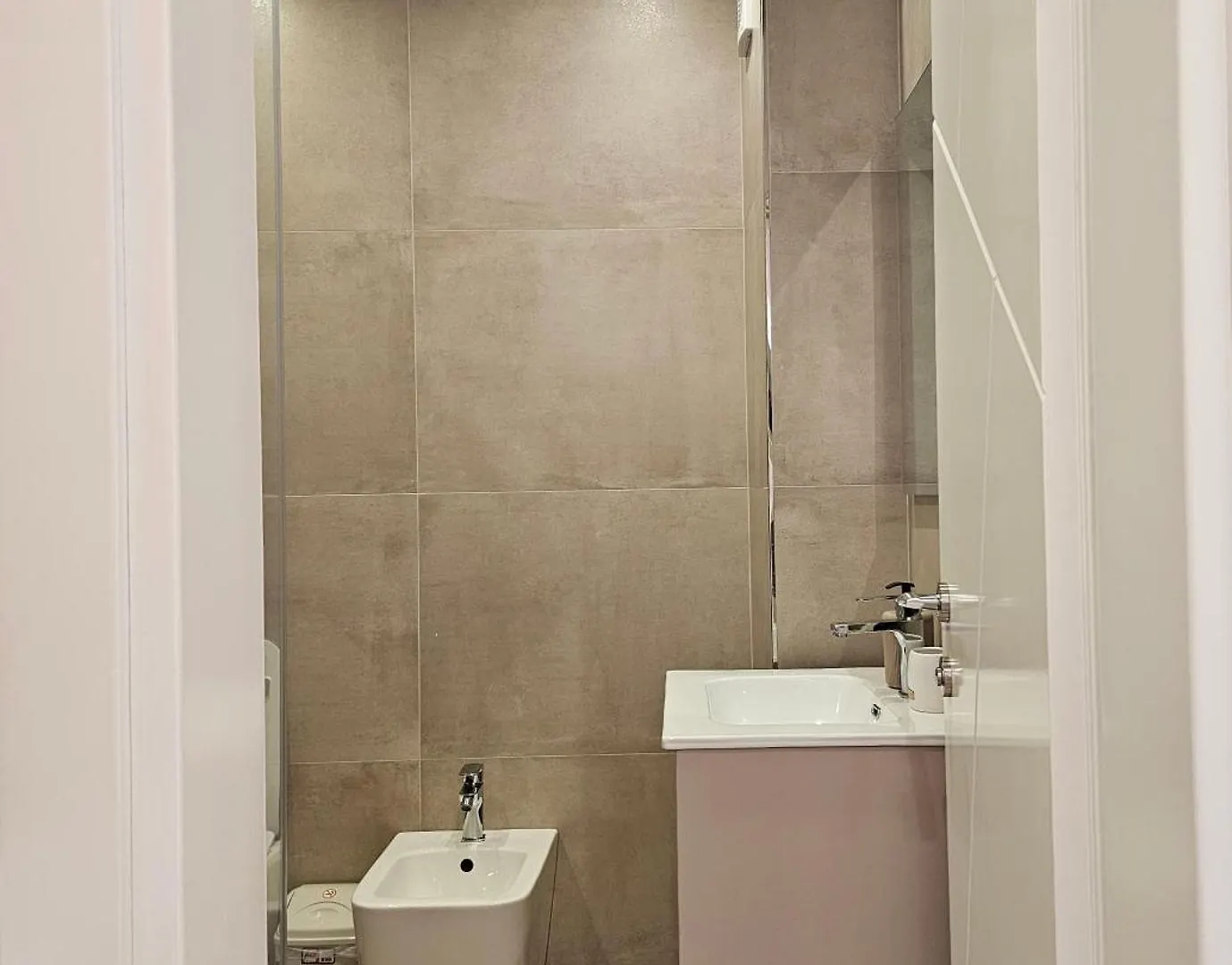 Bohemian Apt, Beachfront & Family Friendly - By Beta Premium Golem  Albania
