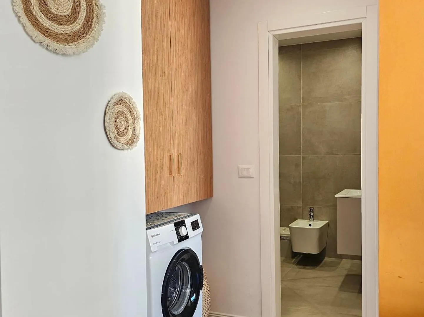 Bohemian Apt, Beachfront & Family Friendly - By Beta Premium Golem  Appartamento Golem (Tirana)