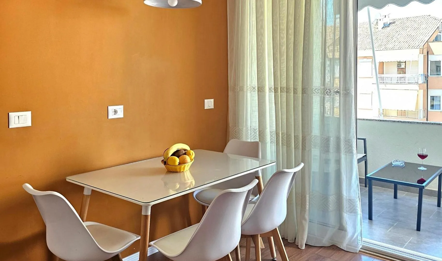 Bohemian Apt, Beachfront & Family Friendly - By Beta Premium Golem  0*, Golem (Tirana) Albania